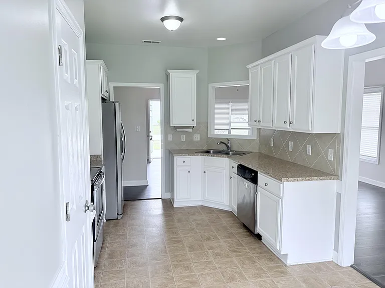 174 Moonstone Ct — Photo 12