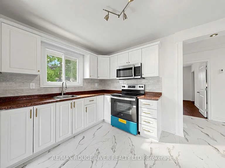 1884 Liverpool Rd — Photo 12