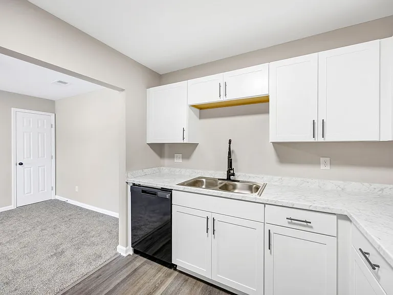 Gleneagle Apartment Homes — Photo 42