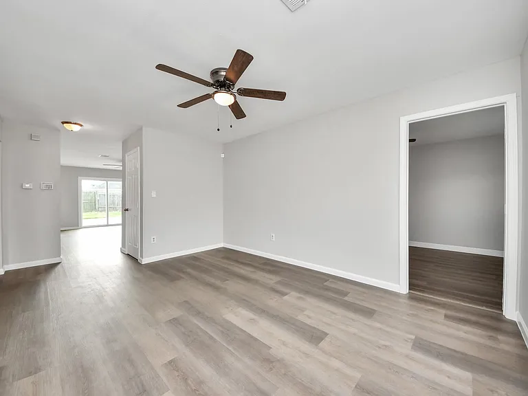 4114 Fairgreen Ln — Photo 8
