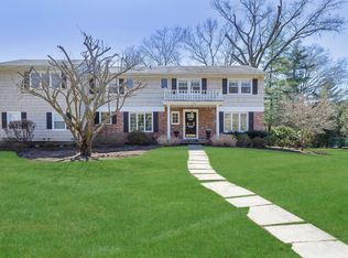 140 Lake Rd, Manhasset, NY 11030