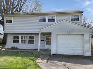 1878 Homewood Dr, Lorain, OH 44055