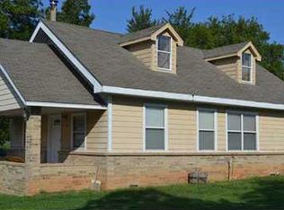 104 B St, Kendrick, OK 74079