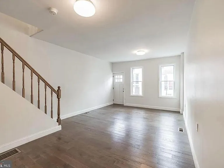 1825 McClellan St — Photo 4