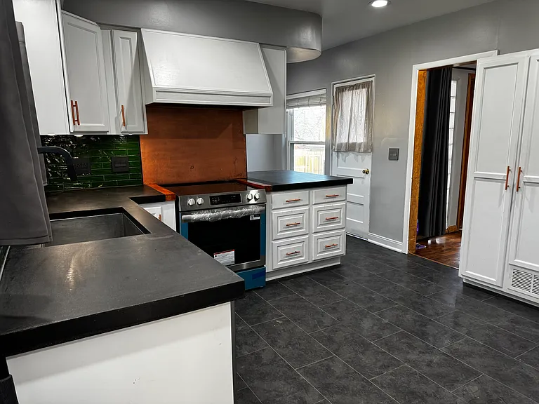 1123 Iowa Ave #B — Photo 16