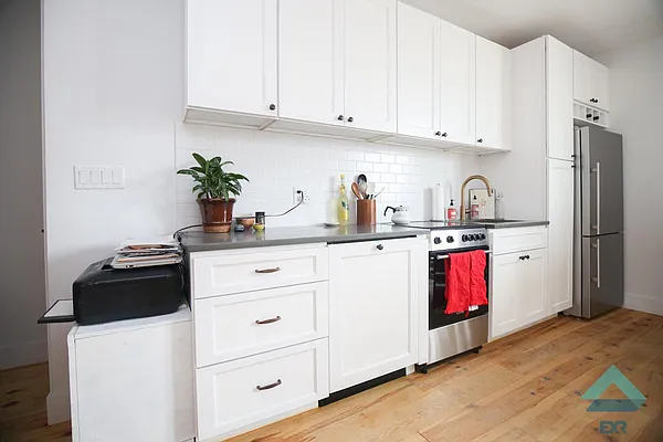 Rented by EXR | media 97