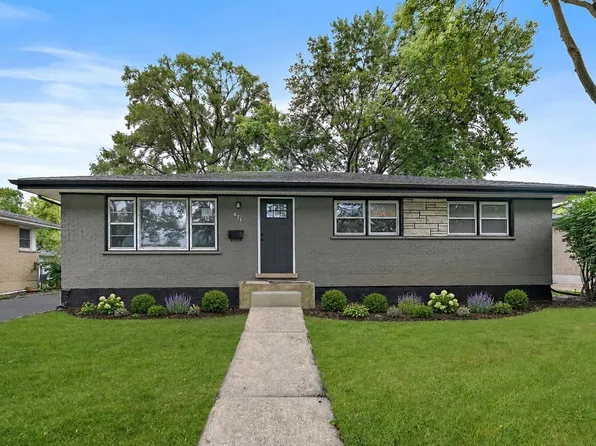 671 W Saint Aubin Dr, Addison, IL 60101