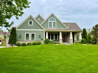 5700 Reinhardt Dr, Fairway, KS 66205