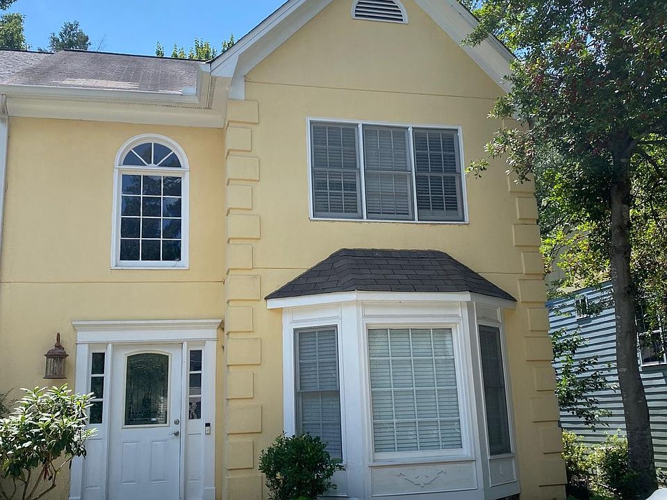 1st image of 520 Salem Woods Dr SE