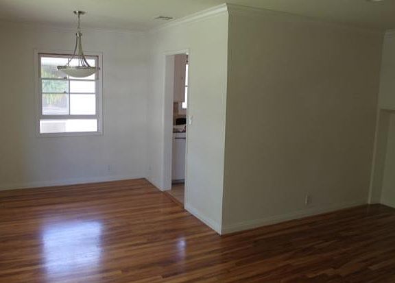 Dining room and kitchen entrance
