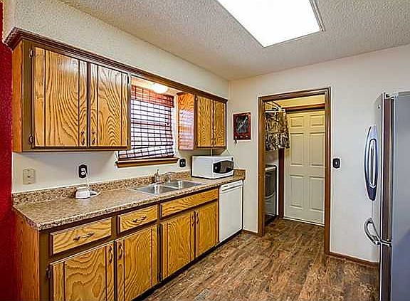 4th image of 17350 Walnut Dr