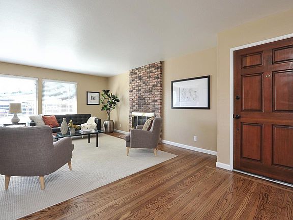 4th image of 150 Crosby Ct