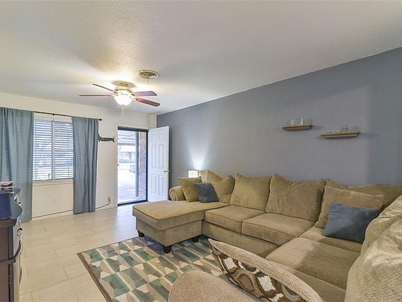 4th image of 2024 Glenhaven Dr