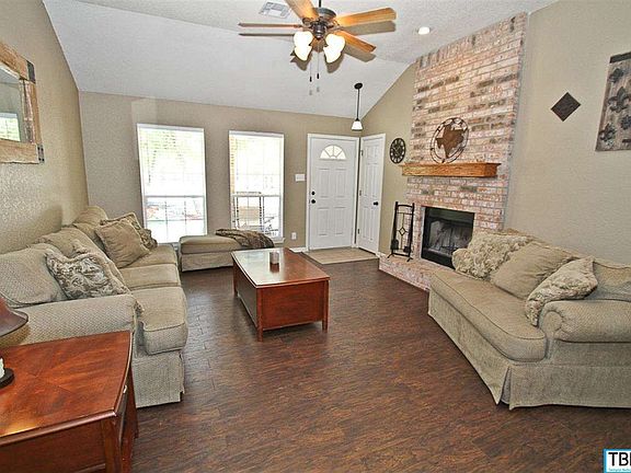 4th image of 14 Whitehorse Cir