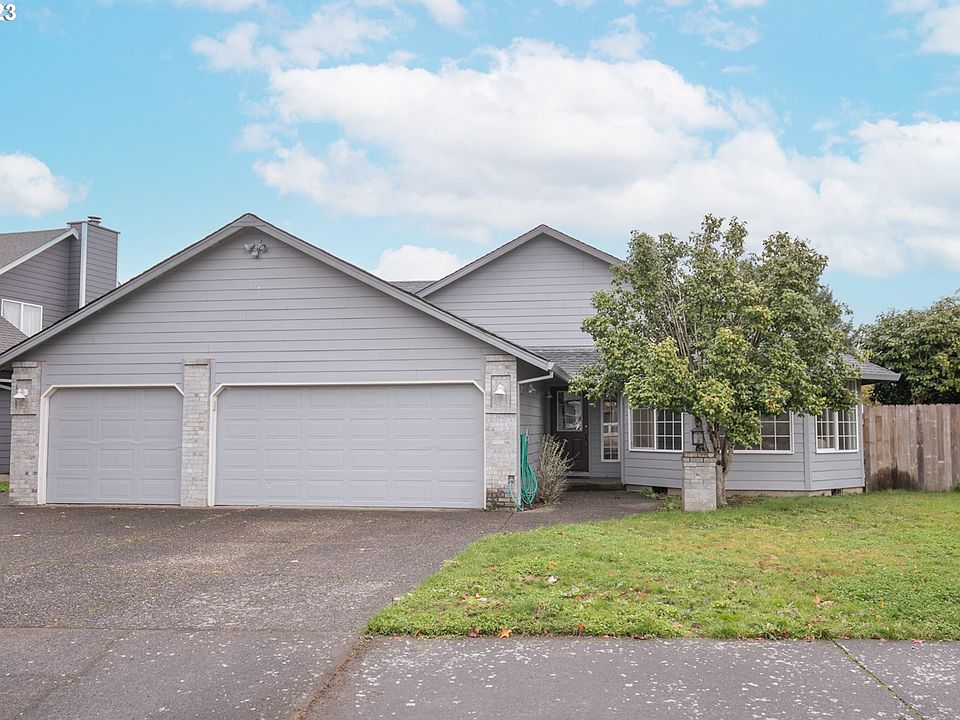 1st image of 611 NE 157th Ave