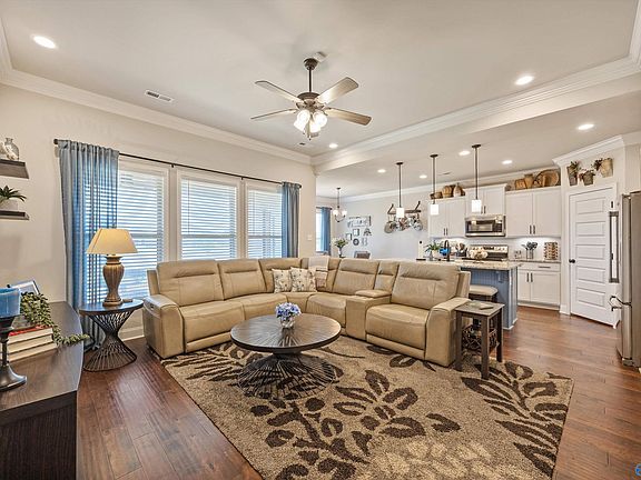 4th image of 143 Rita Ann Way
