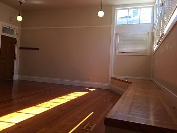 3rd image of 845 Diamond St