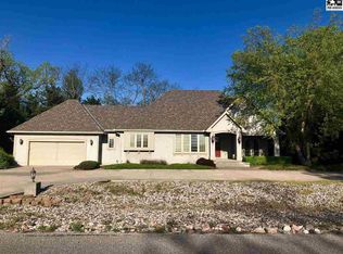 3007 Inverness Rd, Hutchinson, KS 67502