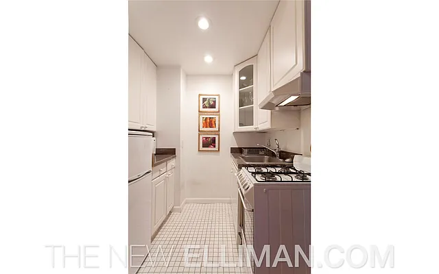 Rented by Douglas Elliman | media 21