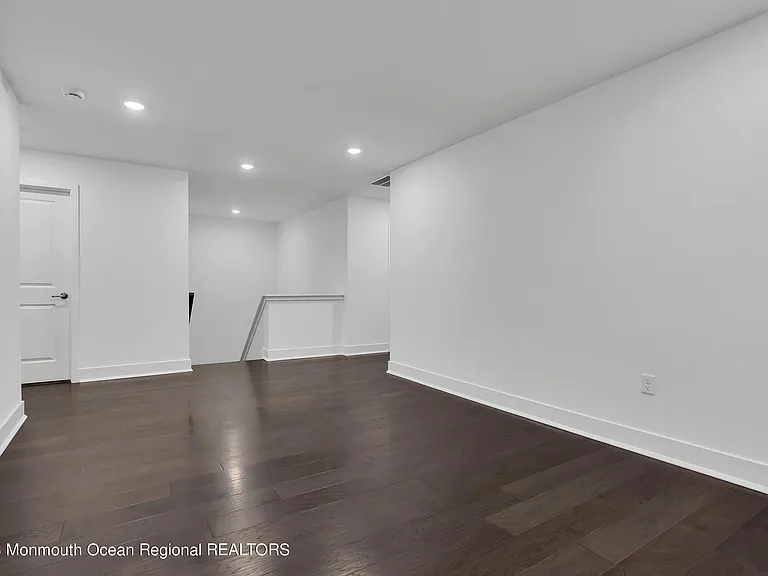 110 Woolley Ct — Photo 16