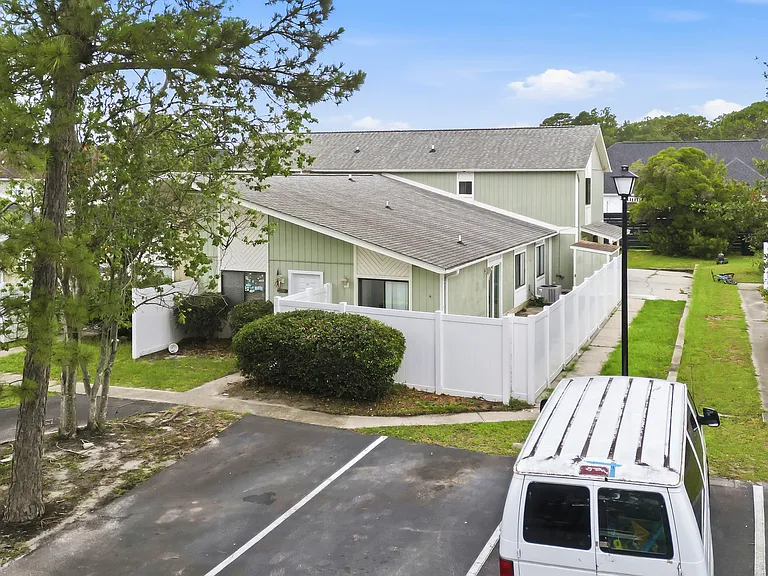 1451 Turkey Ridge Dr #D — Photo 50