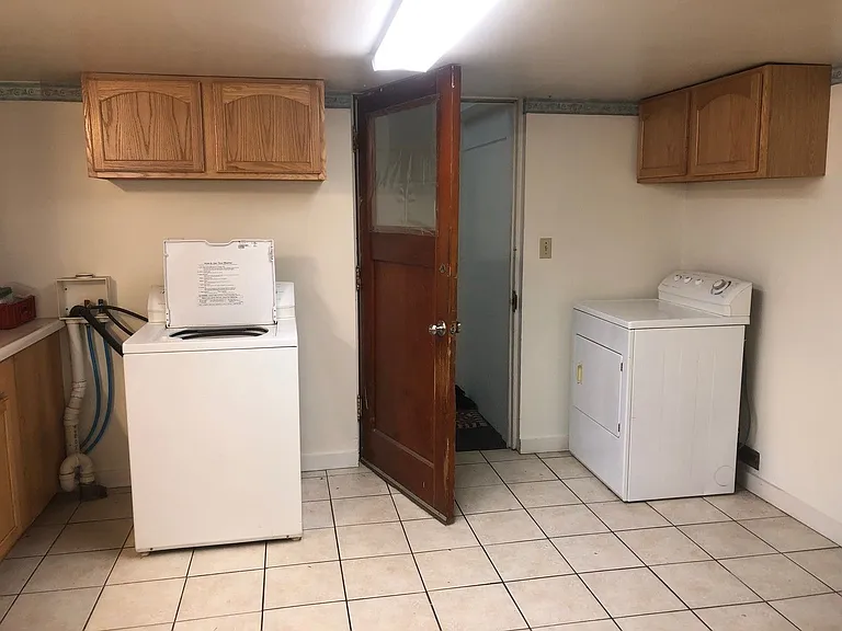 840 Rollins St — Photo 13