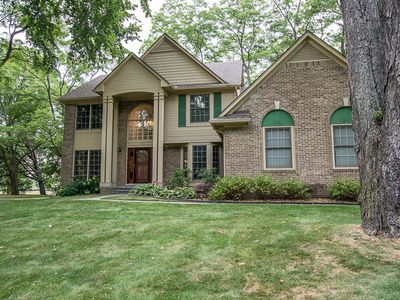 2784 Water Oaks Dr, West Bloomfield, MI, 48324