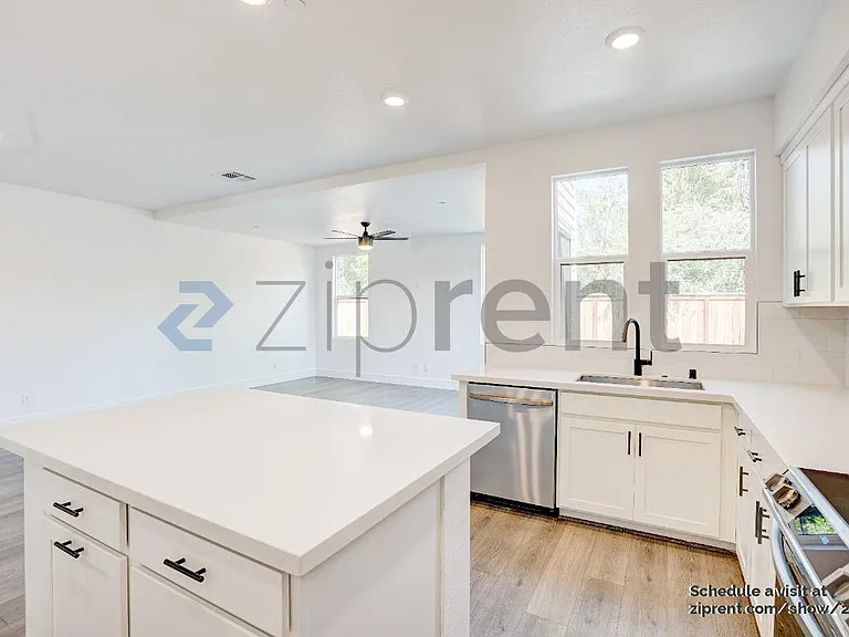 2203 Versaro Dr — Photo 7
