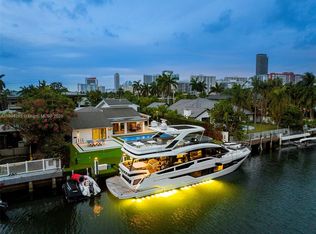 207 Holiday Dr, Hallandale Beach, FL 33009