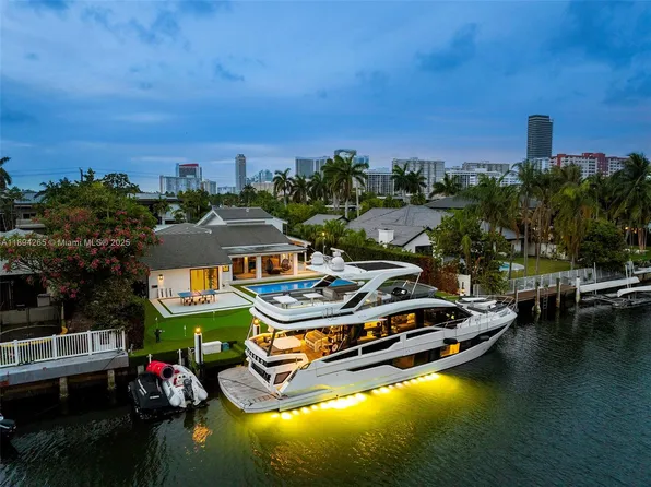 207 Holiday Dr, Hallandale Beach, FL 33009