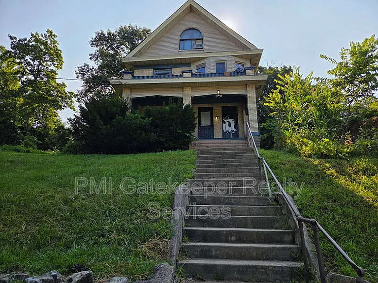 954 Hawthorne Ave #1 — Photo 1