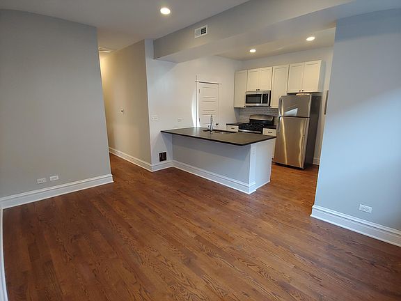 3rd image of 4705 N Talman Ave APT 2