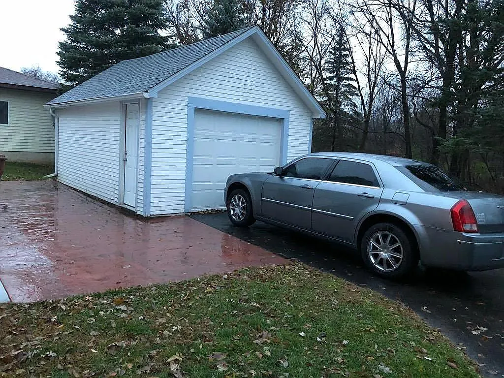3 bed, 1047 sqft, $1,450 — Photo 3