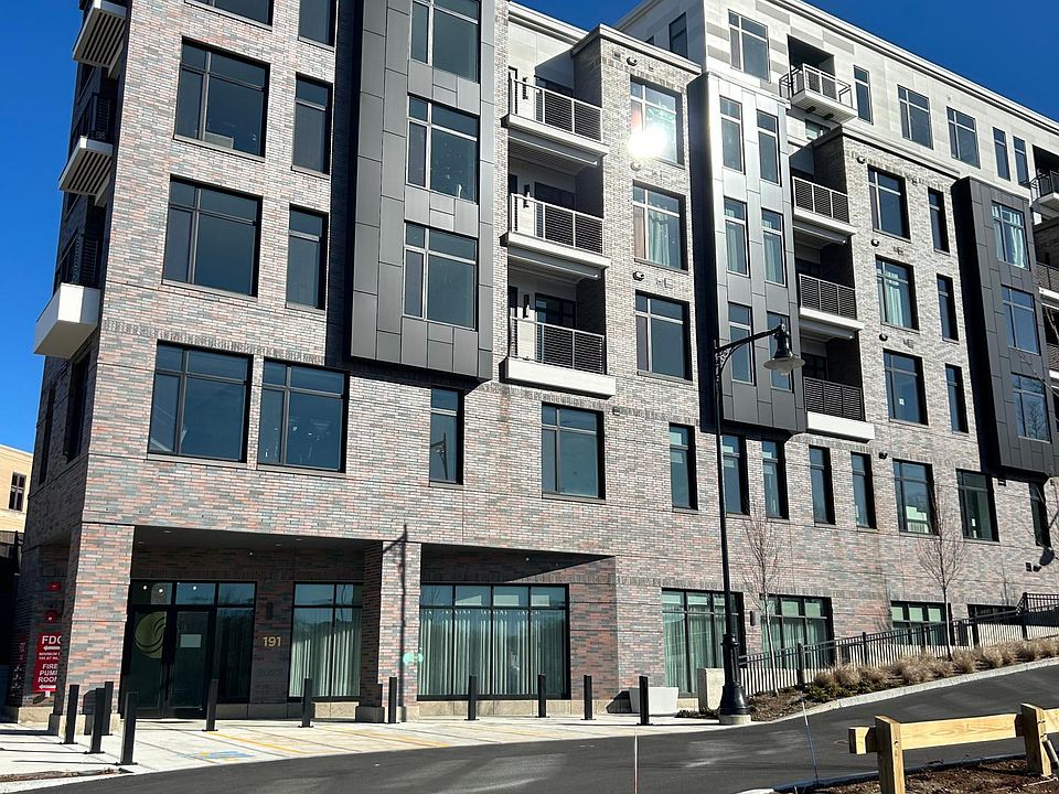1st image of 191 Washington St #606