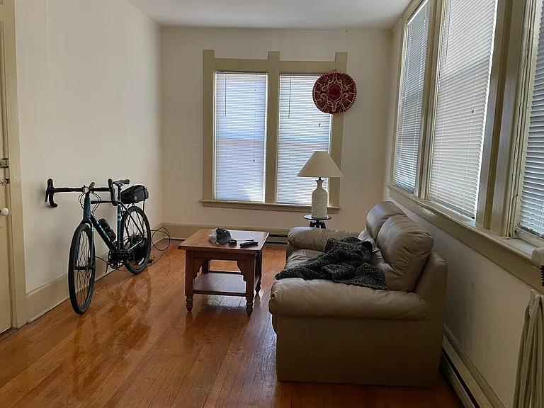 2035 N Cambridge Ave #1 — Photo 3
