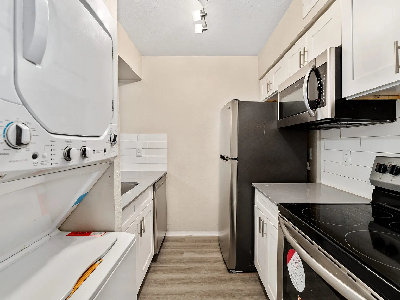 The Jasmine Apartments — Photo 2