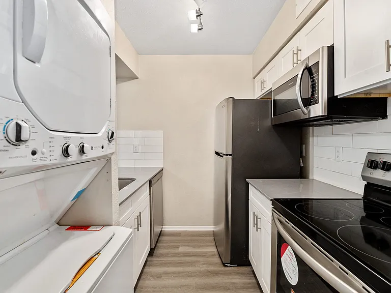 13450 Esperanza Rd — Photo 2