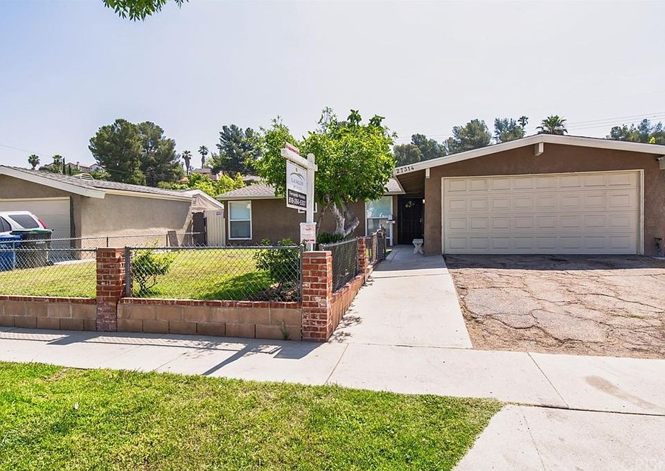 1st image of 27314 Crossglade Ave