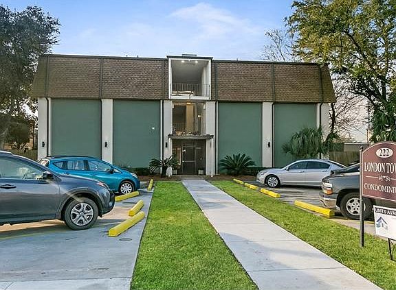 3rd image of 222 London Ave APT 219