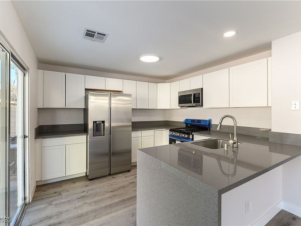 1st image of 2000 Smoketree Village Cir