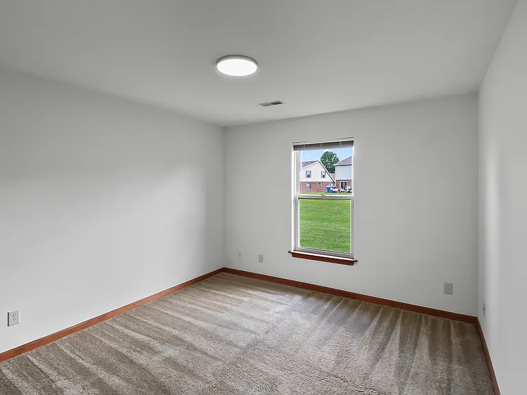 1405 Wilshire Cir — Photo 18