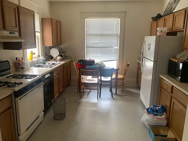 3 bed, 1040 sqft, $1,800 — Photo 4
