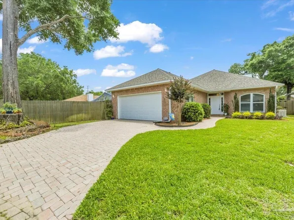 3171 Oak Shadow Ln, Pensacola, FL 32504