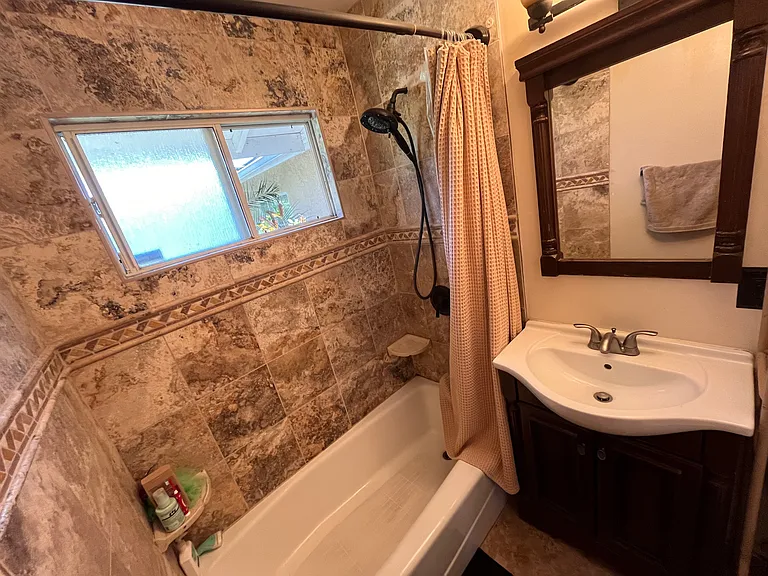 Calverton Dr — Photo 14