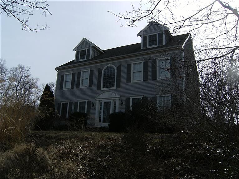 1st image of 11 Vickerson Avenue