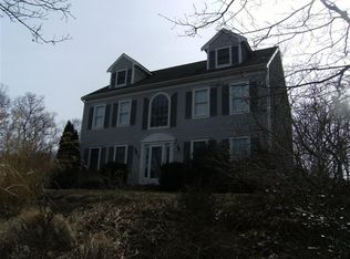 11 Vickerson Ave, Sagamore Beach, MA 02562