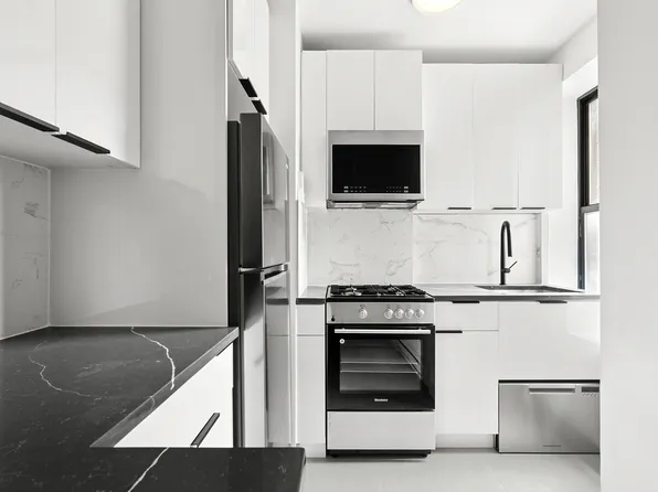 1875 Lexington Avenue image 1 of 5