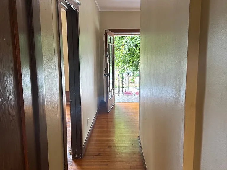 2465 Albatross St — Photo 5