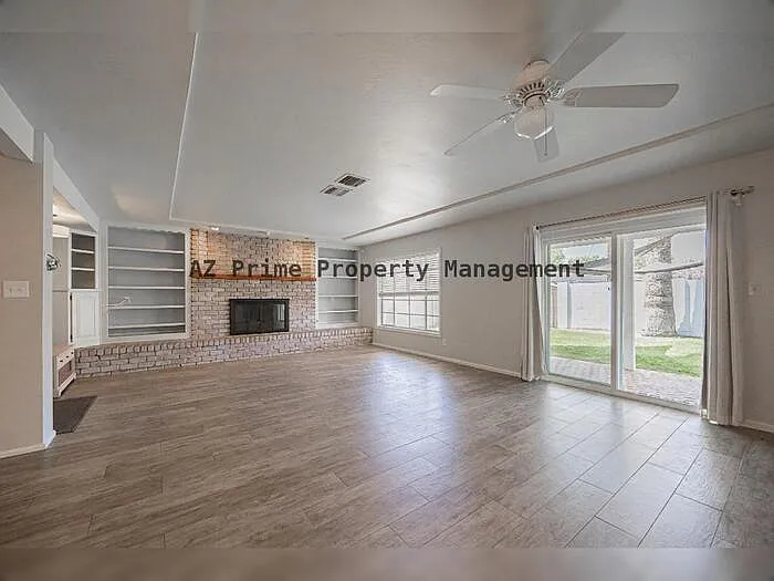 1838 E Hazelwood St — Photo 6