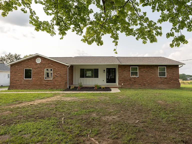 1574 Dyer Rd — Photo 36